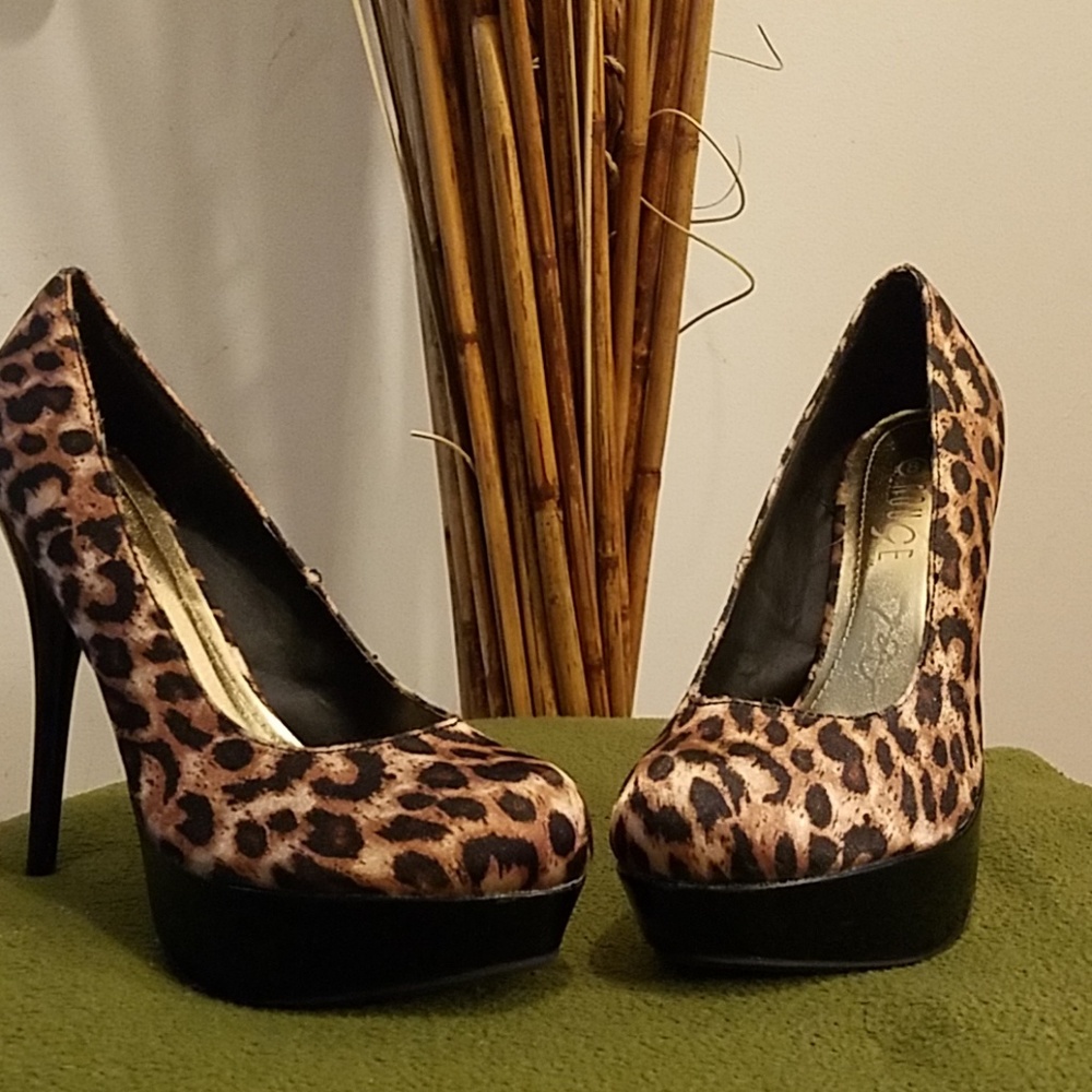 Leopard stiletto heels
